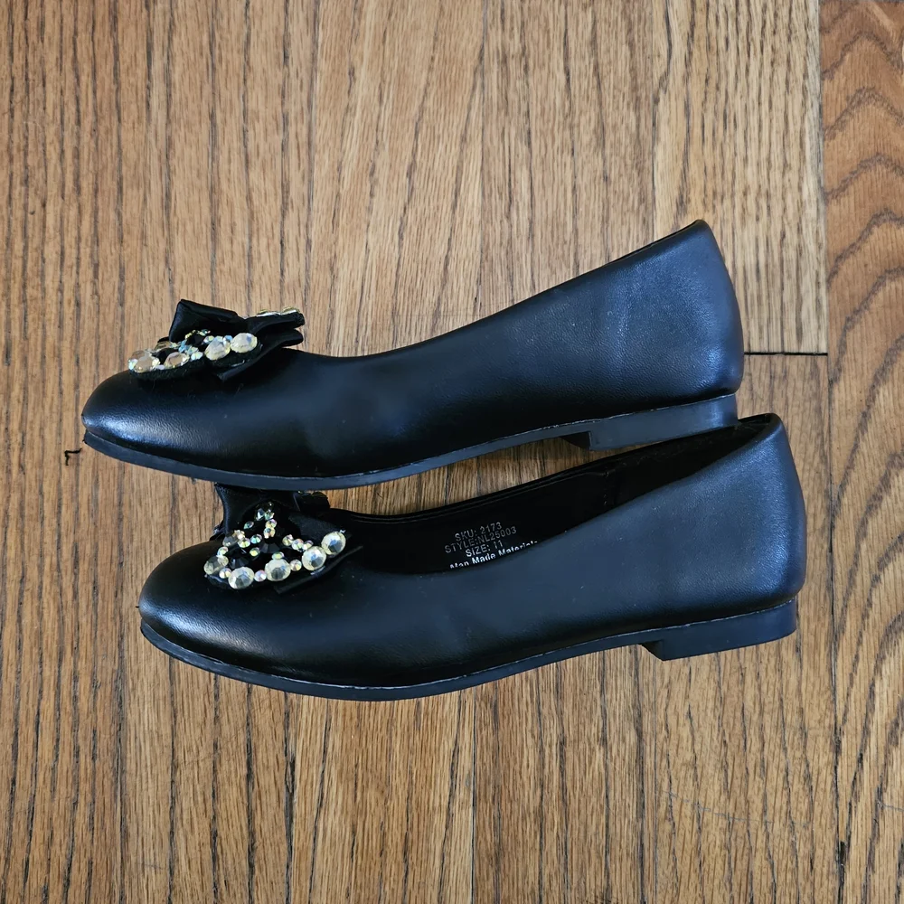 Nanette Lepore Black Dress Shoes Bows And Rhinestons Girls Size 11